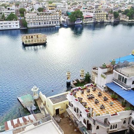 Hotel Devraj Niwas On Lake Pichola Udajpur Zewnętrze zdjęcie