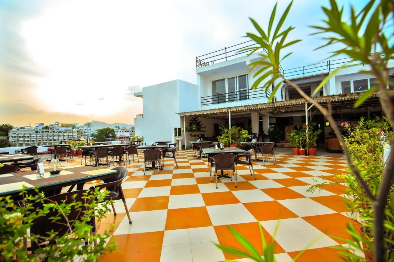 Hotel Devraj Niwas On Lake Pichola Udajpur Zewnętrze zdjęcie