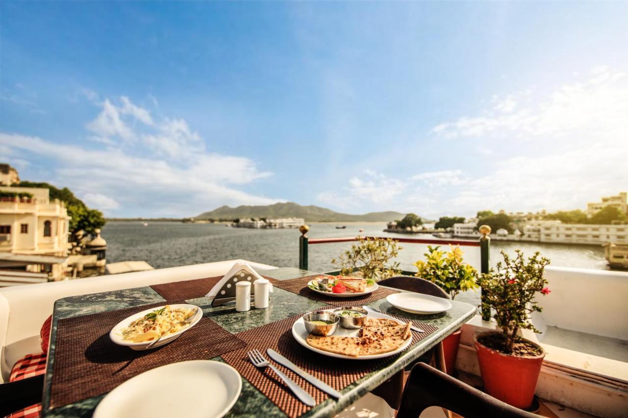 Hotel Devraj Niwas On Lake Pichola Udajpur Zewnętrze zdjęcie