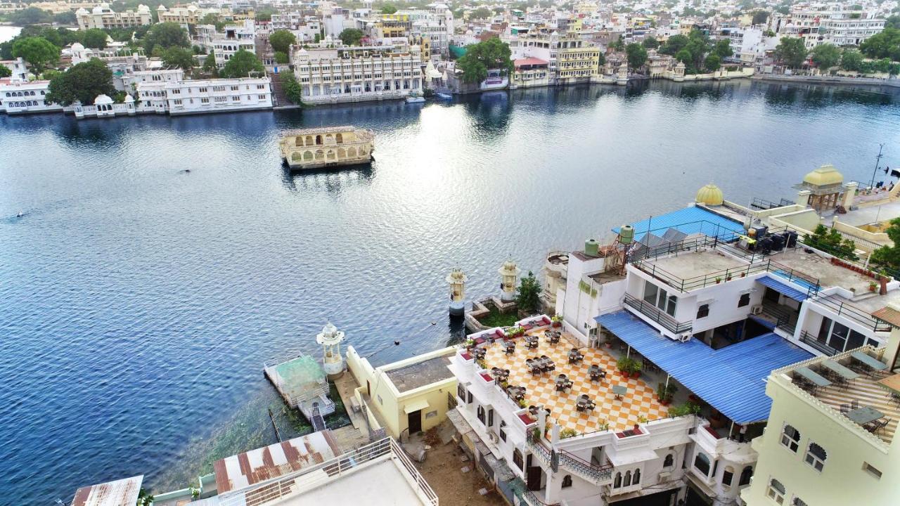 Hotel Devraj Niwas On Lake Pichola Udajpur Zewnętrze zdjęcie