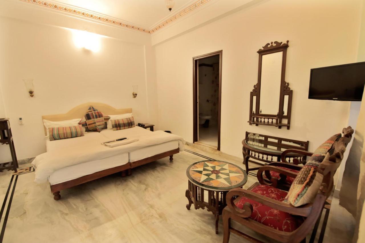 Hotel Devraj Niwas On Lake Pichola Udajpur Zewnętrze zdjęcie