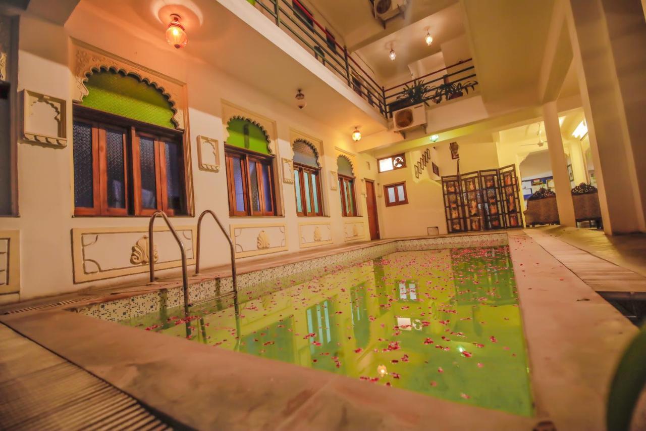 Hotel Devraj Niwas On Lake Pichola Udajpur Zewnętrze zdjęcie