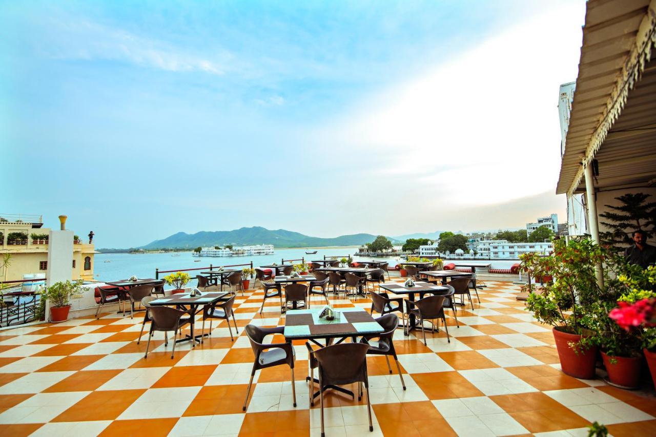Hotel Devraj Niwas On Lake Pichola Udajpur Zewnętrze zdjęcie