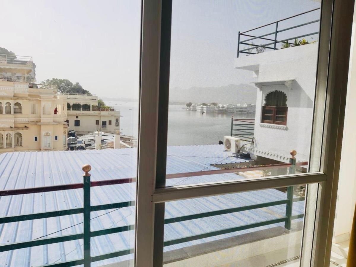 Hotel Devraj Niwas On Lake Pichola Udajpur Zewnętrze zdjęcie