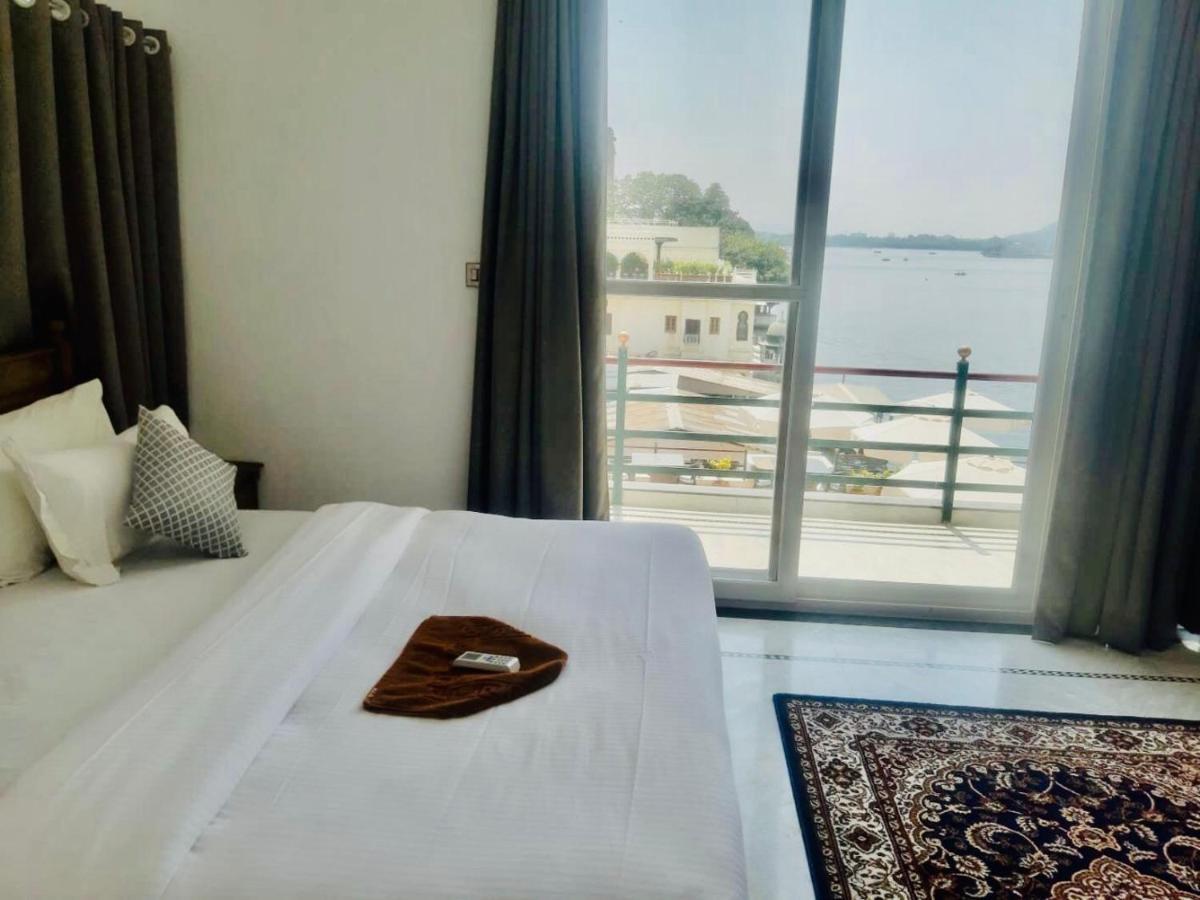Hotel Devraj Niwas On Lake Pichola Udajpur Zewnętrze zdjęcie
