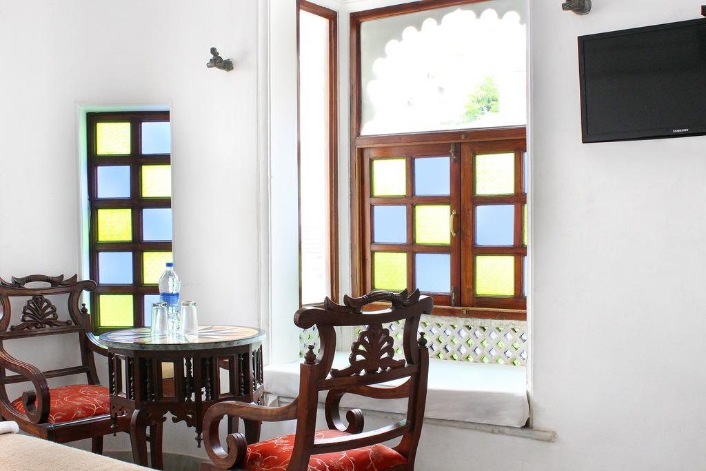 Hotel Devraj Niwas On Lake Pichola Udajpur Zewnętrze zdjęcie