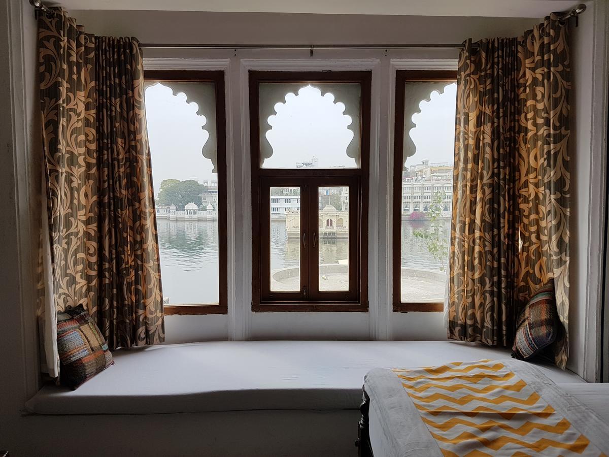 Hotel Devraj Niwas On Lake Pichola Udajpur Zewnętrze zdjęcie
