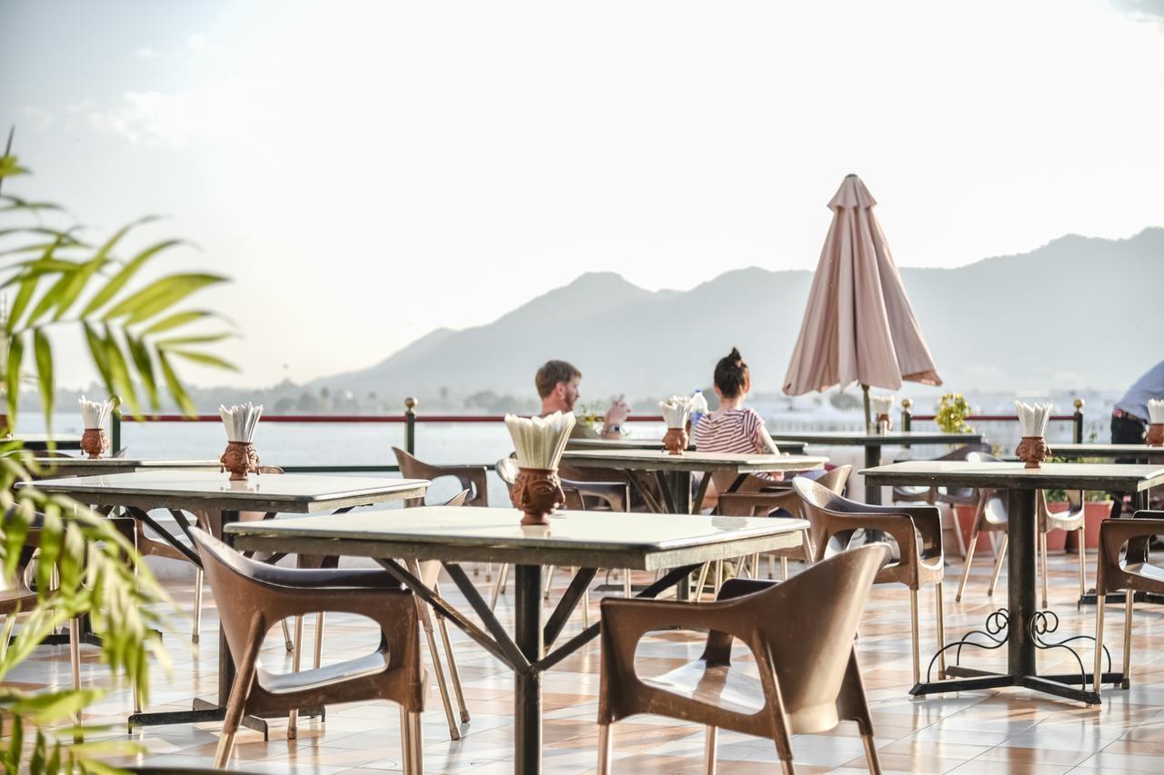 Hotel Devraj Niwas On Lake Pichola Udajpur Zewnętrze zdjęcie