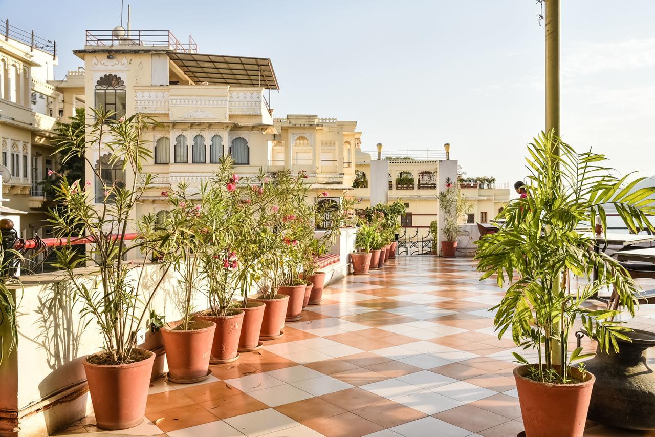 Hotel Devraj Niwas On Lake Pichola Udajpur Zewnętrze zdjęcie